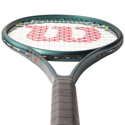 Wilson Blade 100L v9 Tennis Racquet